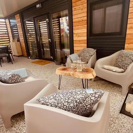 Magnolia House By The River