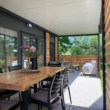 Magnolia House By The River *