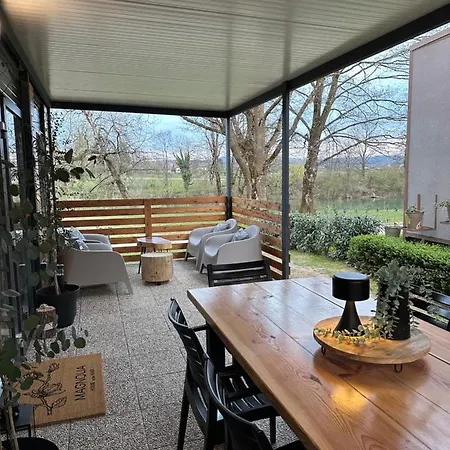 Magnolia House By The River Holiday home Metlika