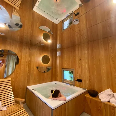 Magnolia House By The River