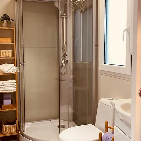 Magnolia House By The River *