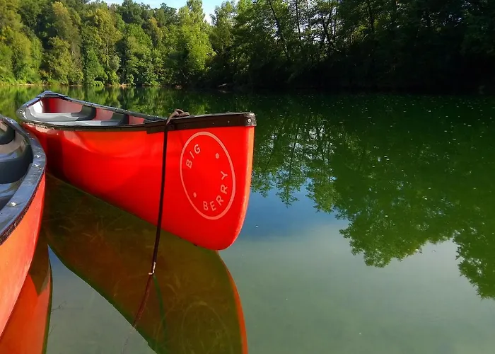 Magnolia House By The River