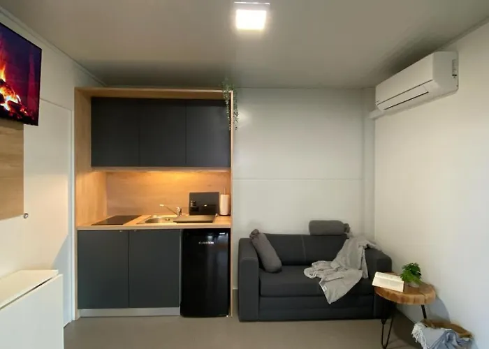 Magnolia House By The River