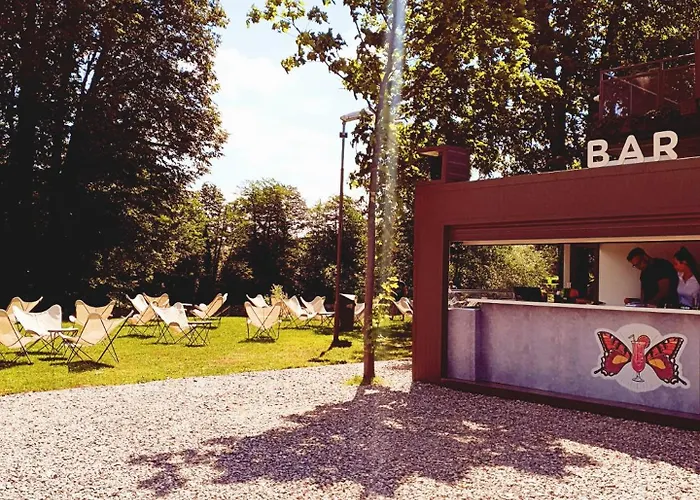 Magnolia House By The River Metlika