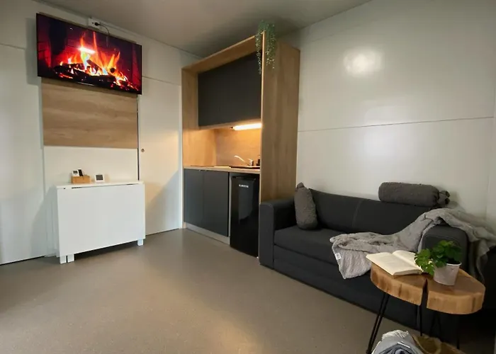 Magnolia House By The River * Metlika